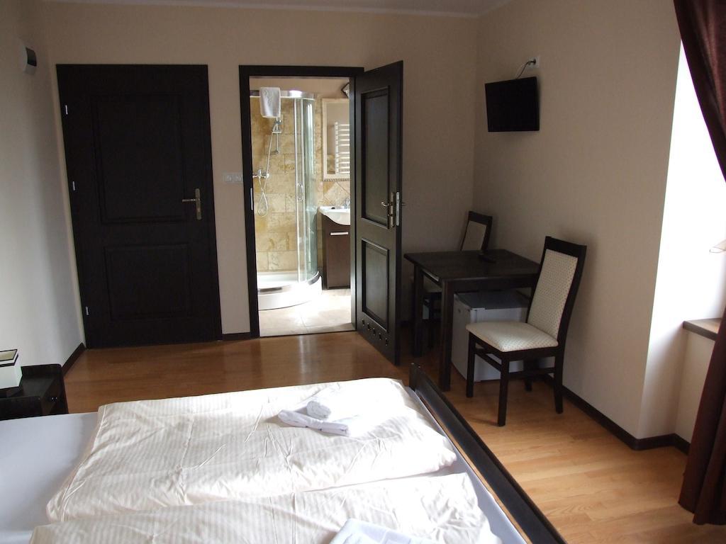 Hotelik Hermes Pieniezno Экстерьер фото