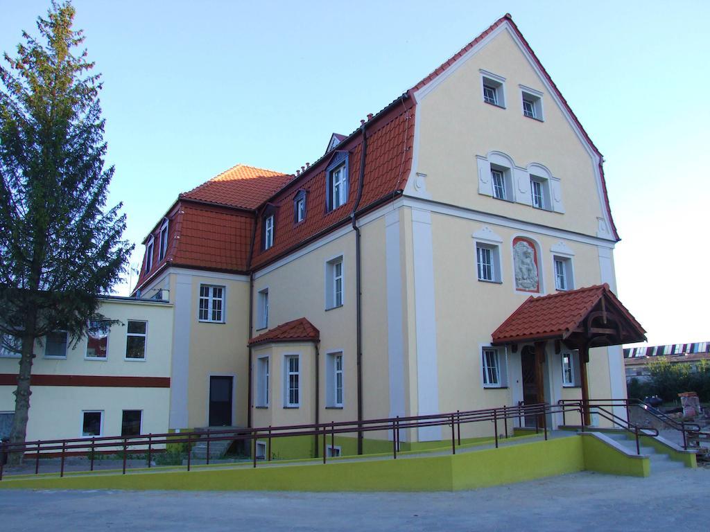 Hotelik Hermes Pieniezno Экстерьер фото