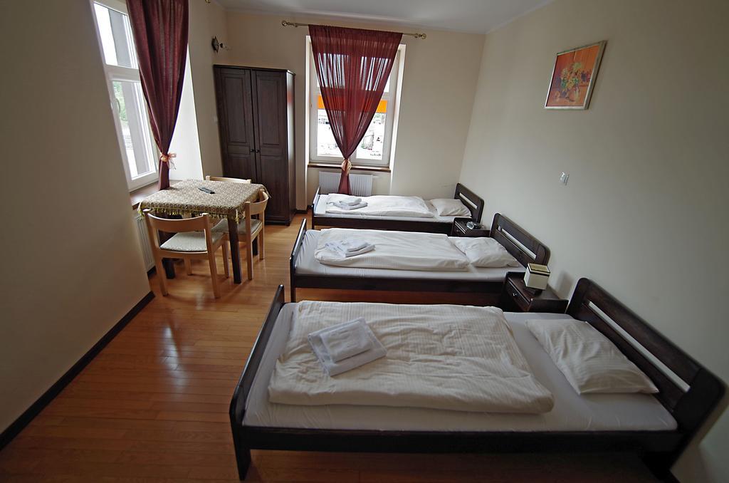 Hotelik Hermes Pieniezno Экстерьер фото