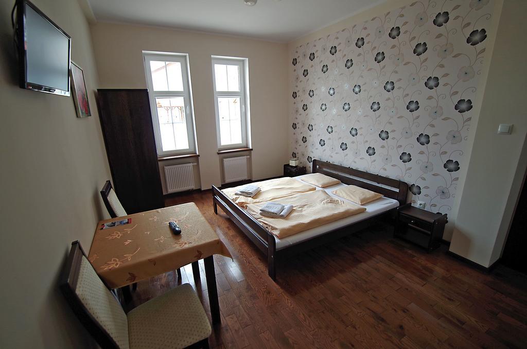 Hotelik Hermes Pieniezno Экстерьер фото